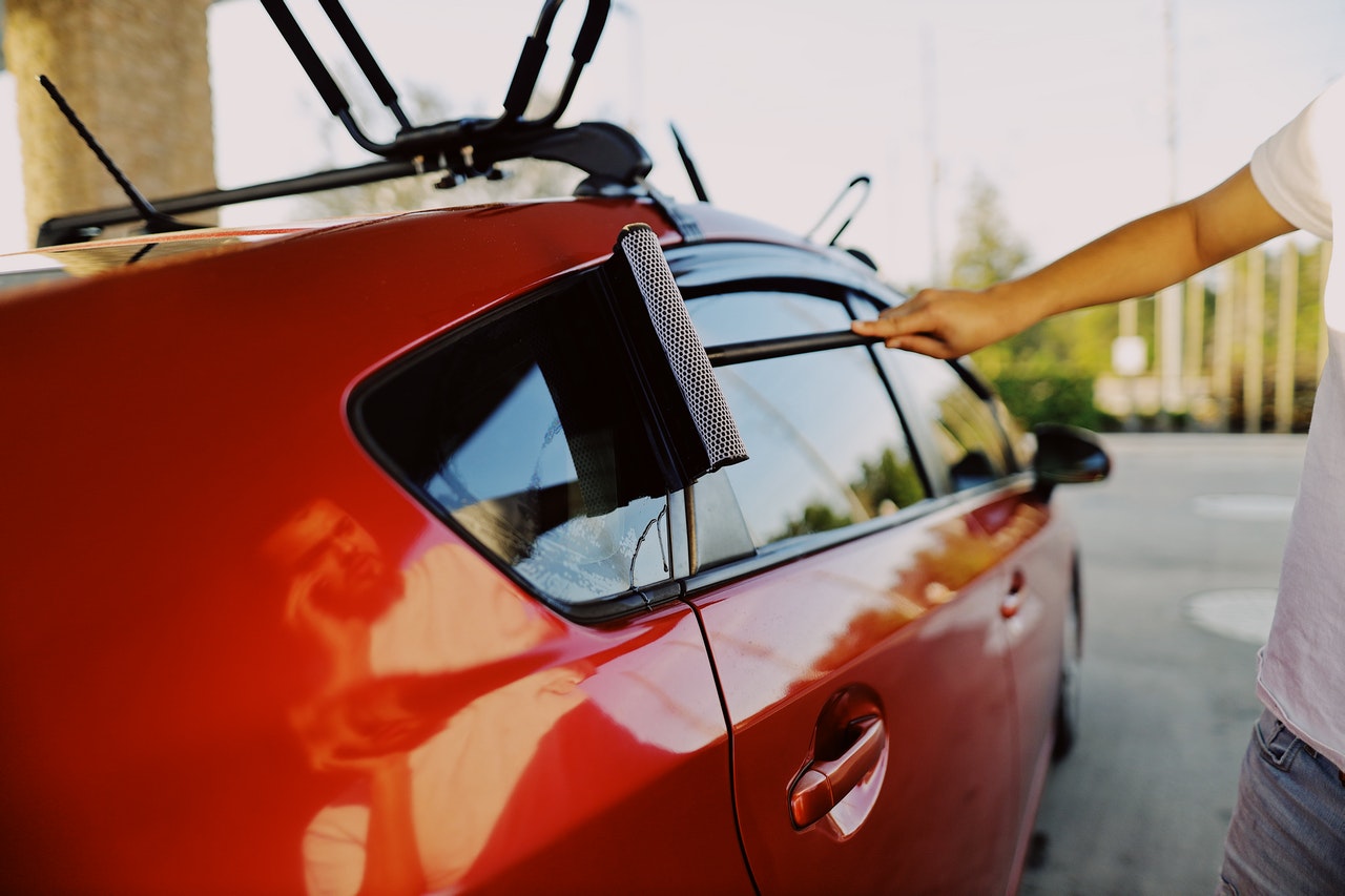 Peinture de la voiture endommagée : Que faut-il faire ?